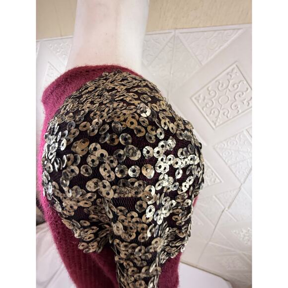 May & July Sweater Size Medium Wine red burgundy matt gold sequins on shoulders - Picture 3 of 11